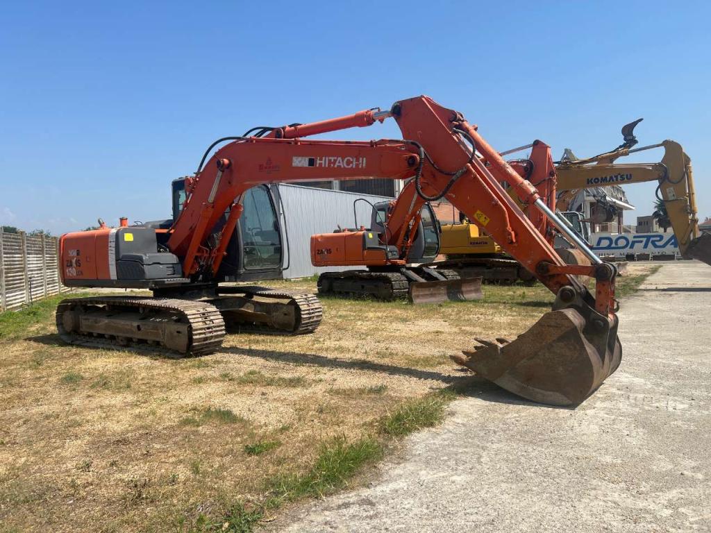 Hitachi ZX130LCN-3 Photo 3