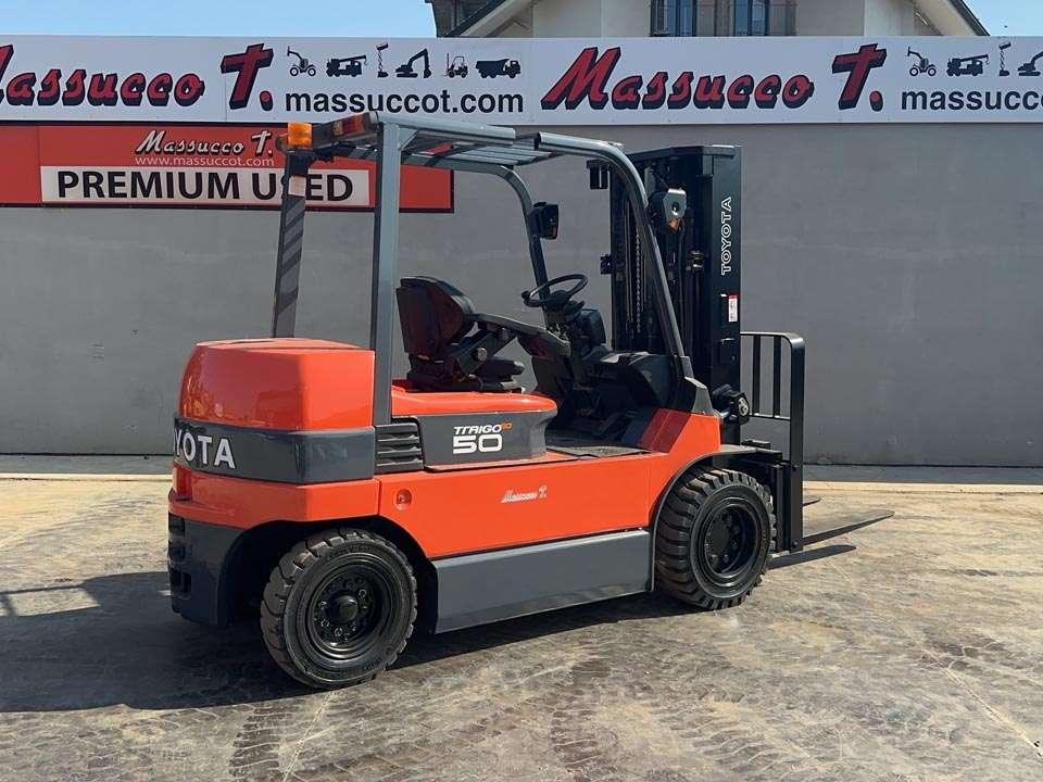 Toyota 7FBMF50 Photo 19