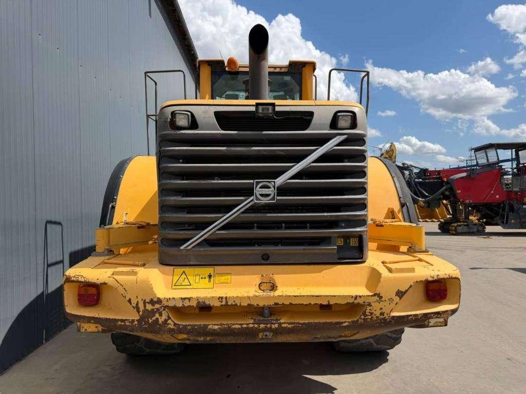 Volvo L180F Photo 11