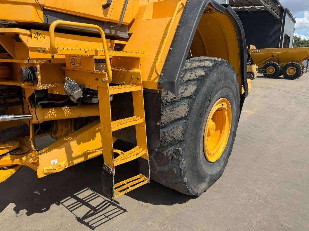 Volvo L180F Photo 19
