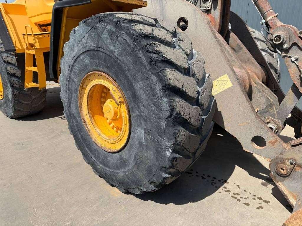 Volvo L180F Photo 25