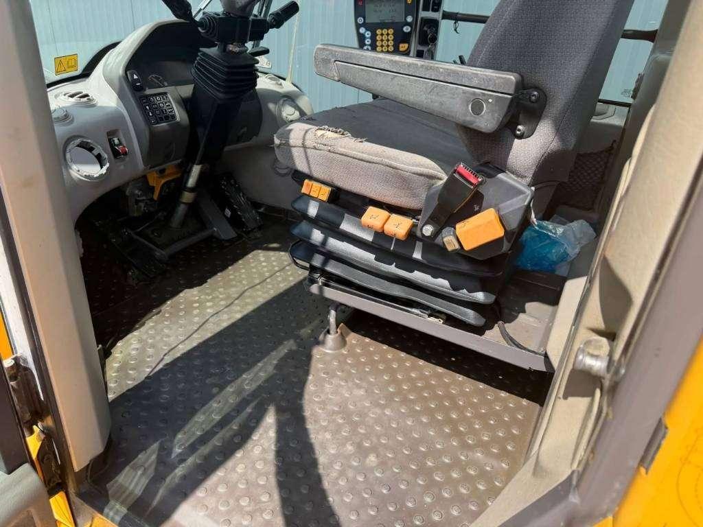 Volvo L180F Photo 29