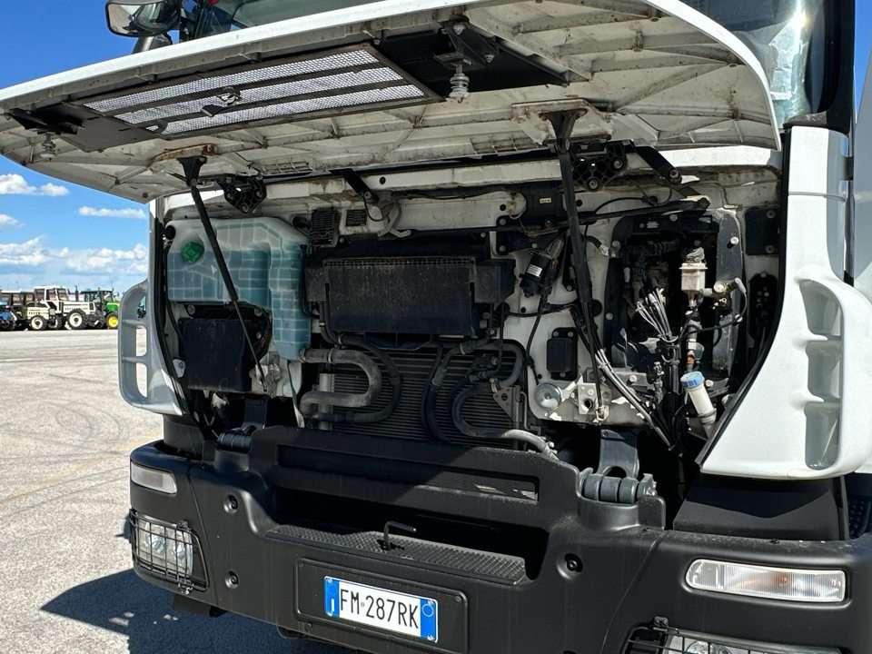 Iveco Trakker 410 6x4 Photo 11