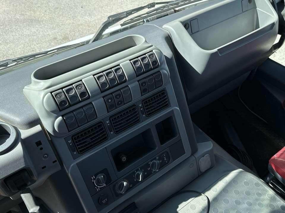 Iveco Trakker 410 6x4 Photo 16