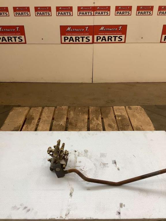 Vanne servopilotée pour Hitachi ZX135US Photo 1