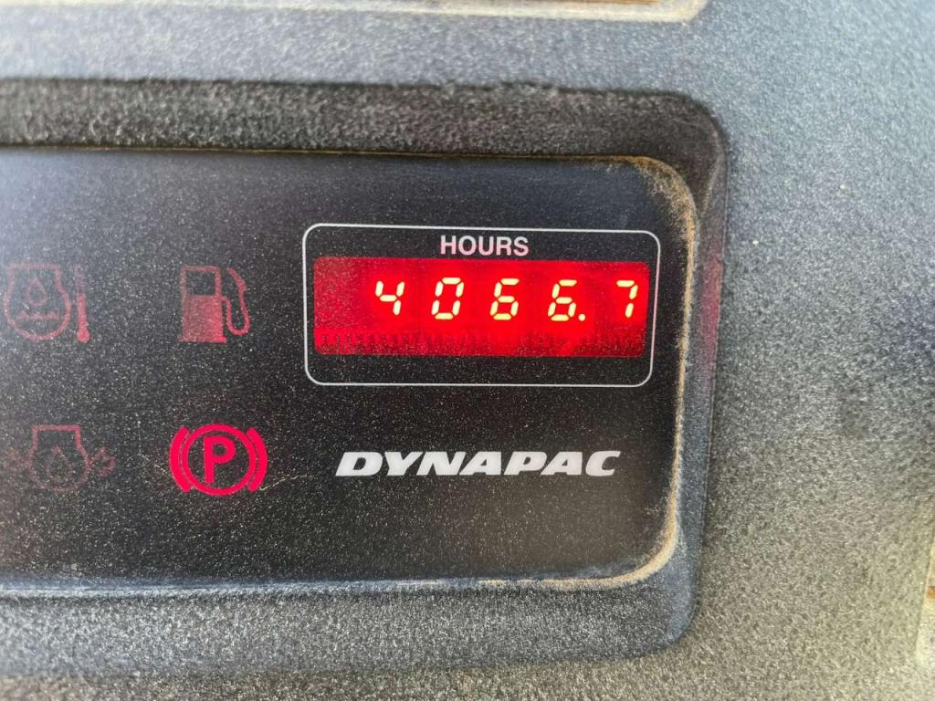 Dynapac CA302PD Photo 22
