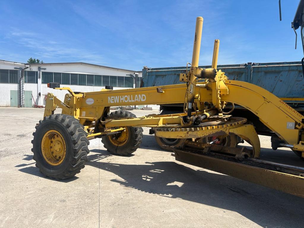 New Holland RG 140 Photo 5