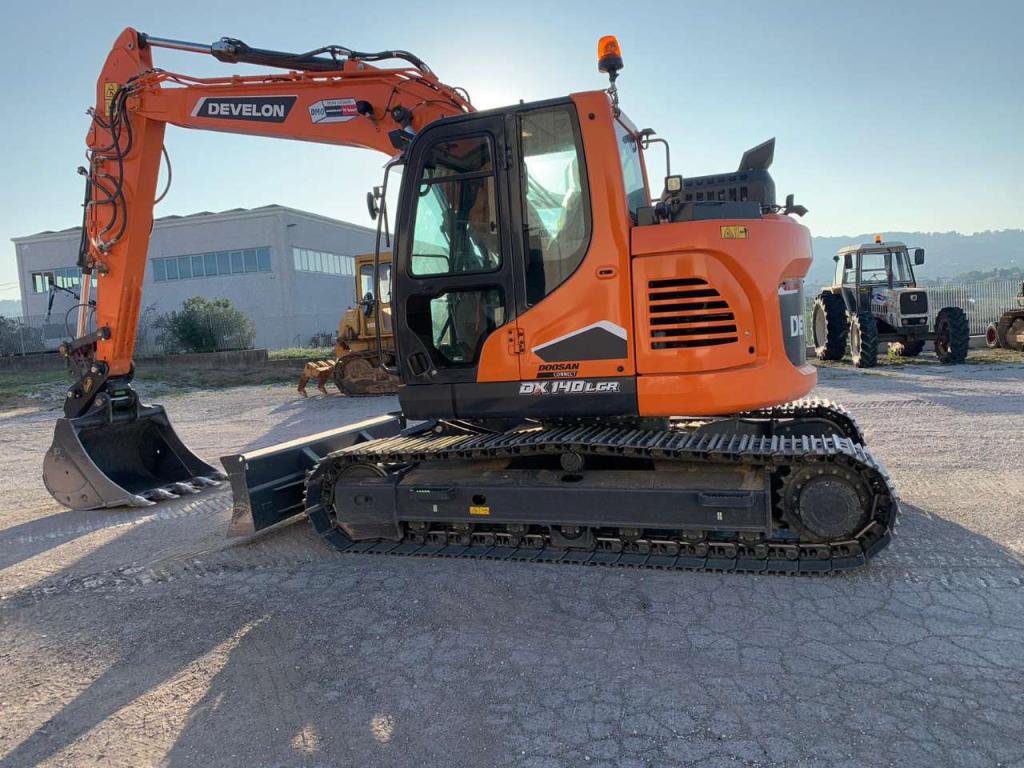 Develon DX140 LCR Photo 1