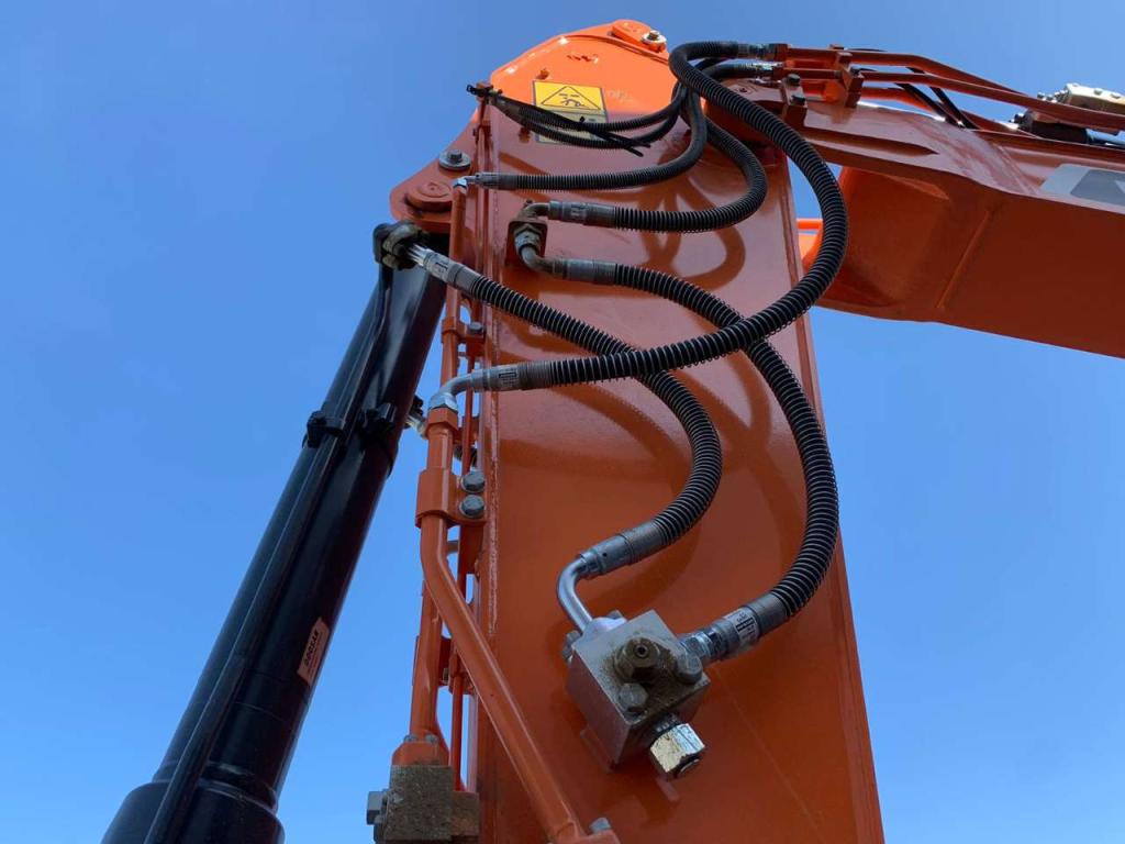 Develon DX140 LCR Photo 2