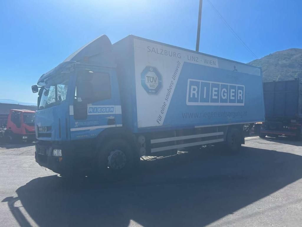 Iveco EUROCARGO 180E25 Photo 21
