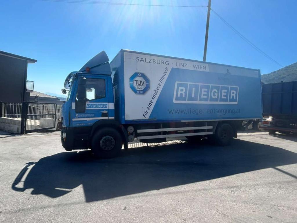 Iveco EUROCARGO 180E25 Photo 23