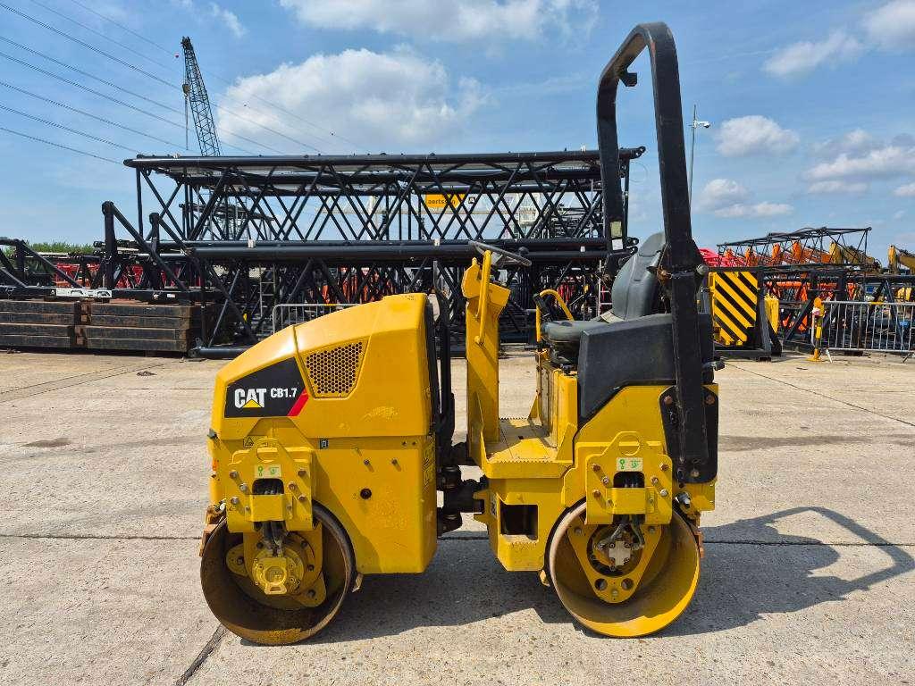 Caterpillar CB 1.7 Photo 1