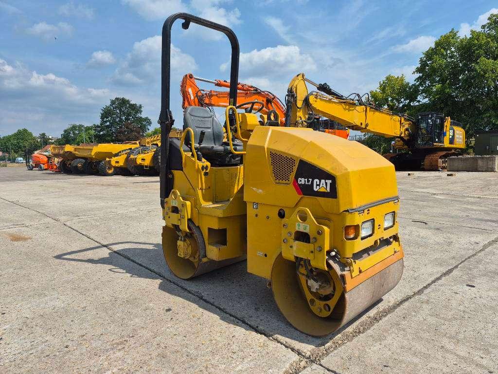Caterpillar CB 1.7 Photo 4