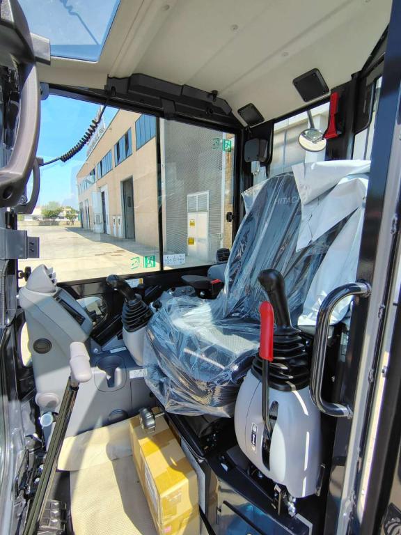 Hitachi ZX 33U-6 CLR Photo 11