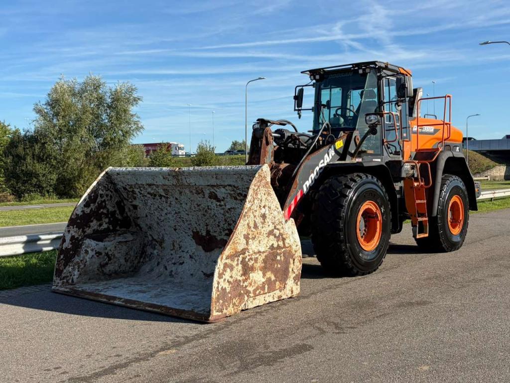Doosan DL380-7 Photo 2