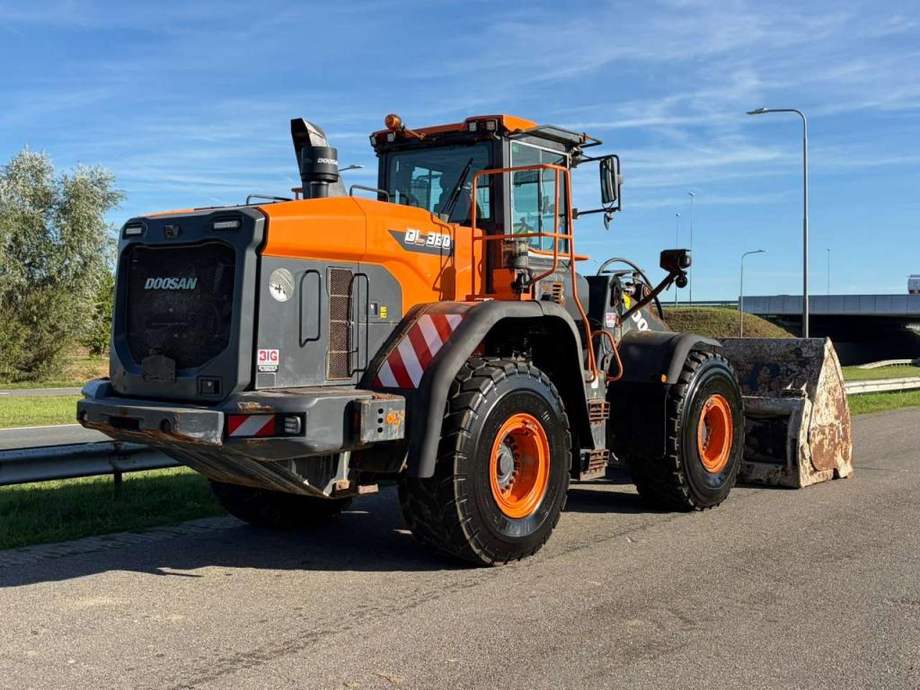 Doosan DL380-7 Photo 5