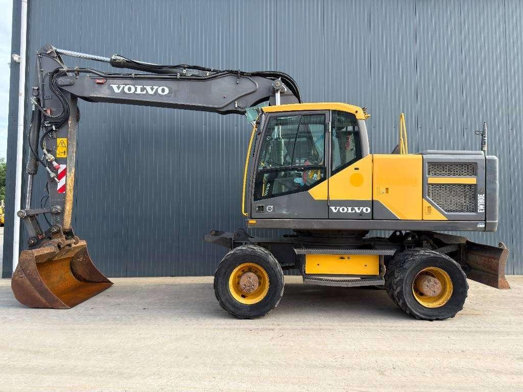 Volvo EW180E Photo 2