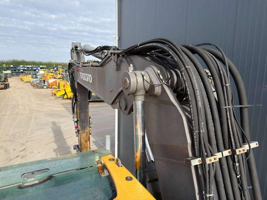 Volvo EW180E Photo 22