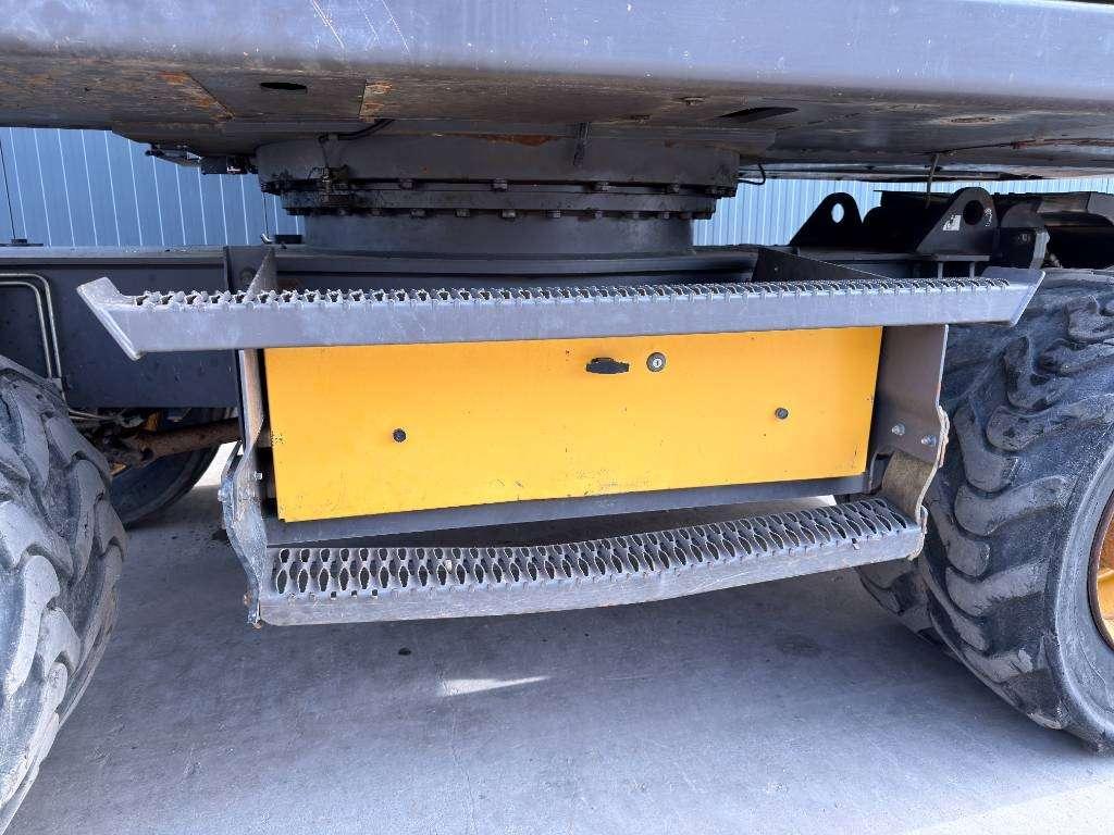 Volvo EW180E Photo 27
