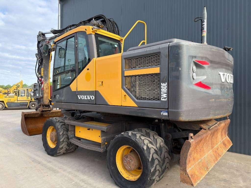 Volvo EW180E Photo 3