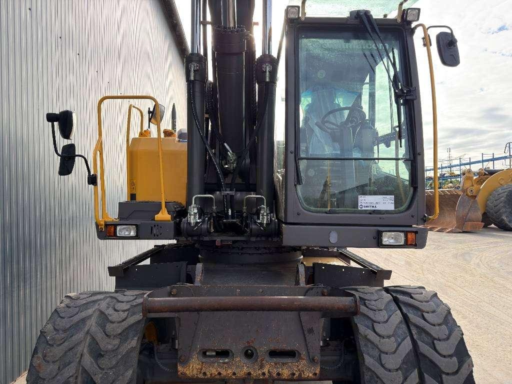 Volvo EW180E Photo 6