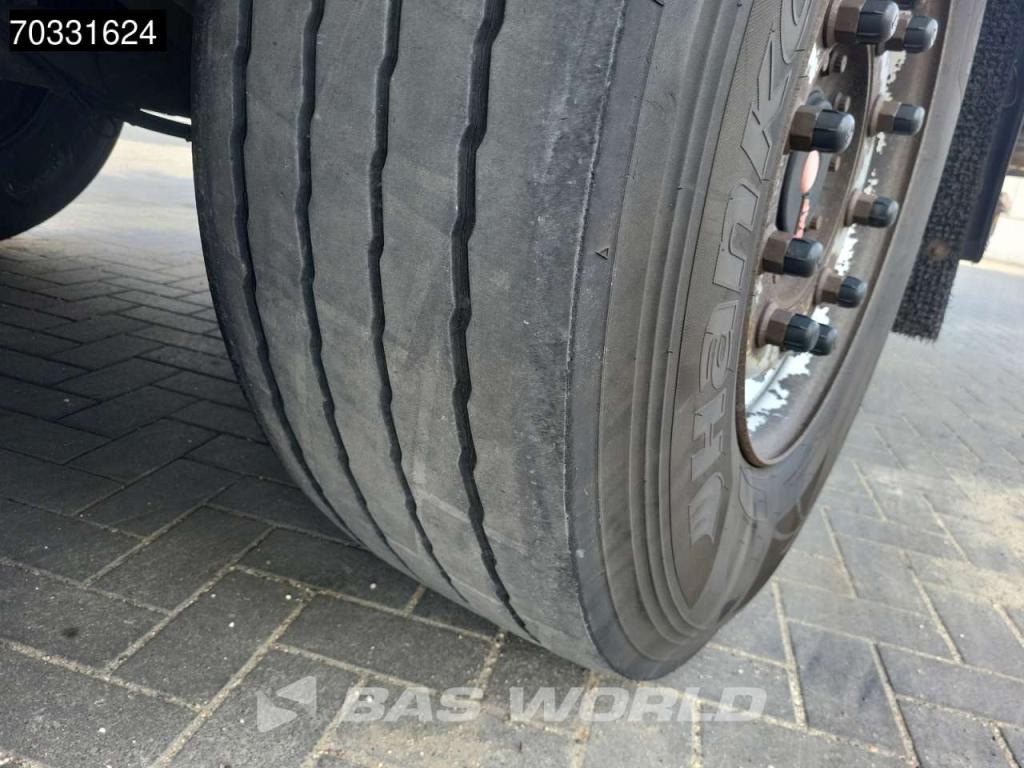 Schmitz SCB*S3B Tailgate Lift Axle 250x270cm Photo 22