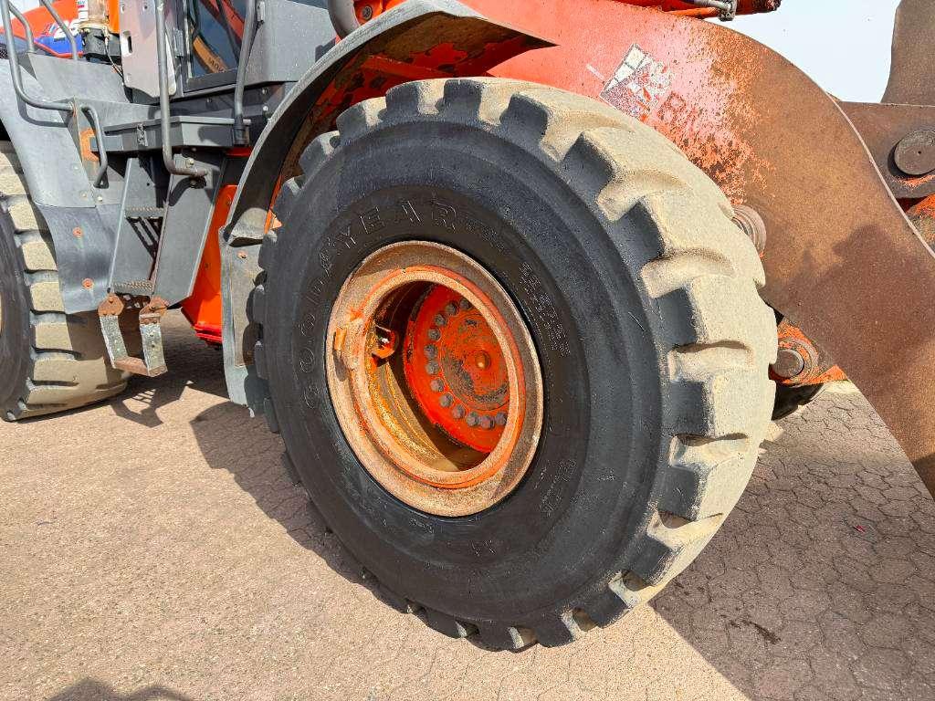 Hitachi ZW250-6 - Automatic Greasing / Weight System Photo 22
