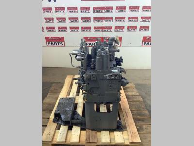 Distributeur hydraulique pour Hitachi ZX135-5 en vente par Massucco T. Srl Area Ricambi