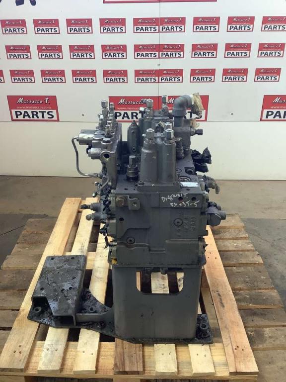 Distributeur hydraulique pour Hitachi ZX135-5 Photo 1