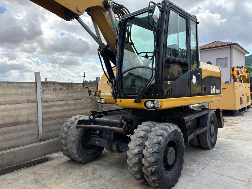 Caterpillar M315D Photo 2