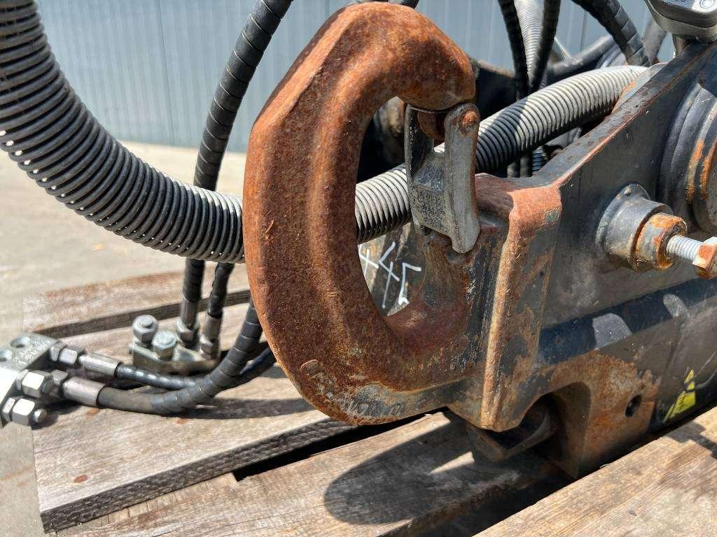 OilQuick OQ65 - M314F / M316F / M318F Photo 12
