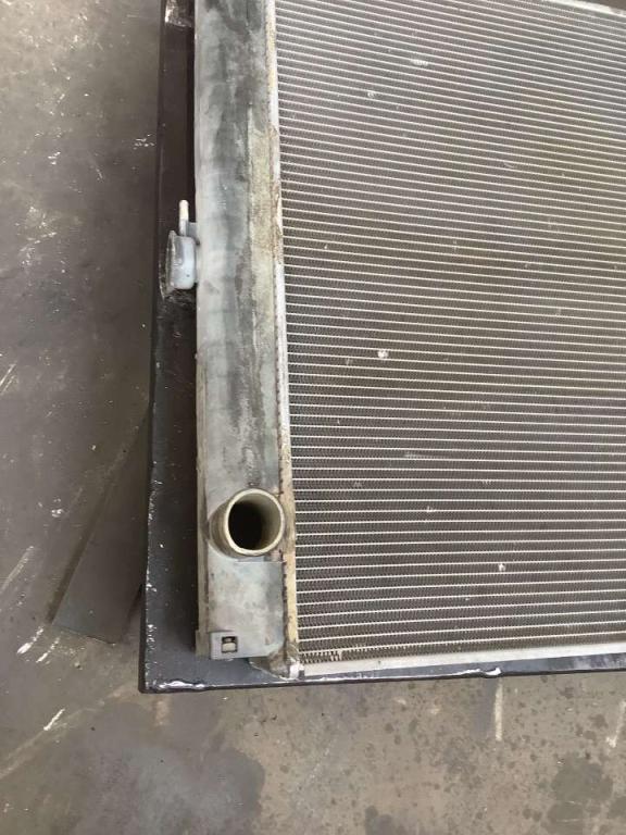 Radiateur eau pour New Holland E 305 Photo 3
