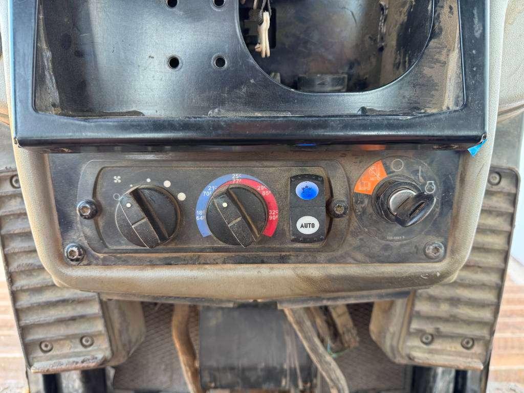 Caterpillar D6N LGP - German Machine / Folding Blade Photo 13