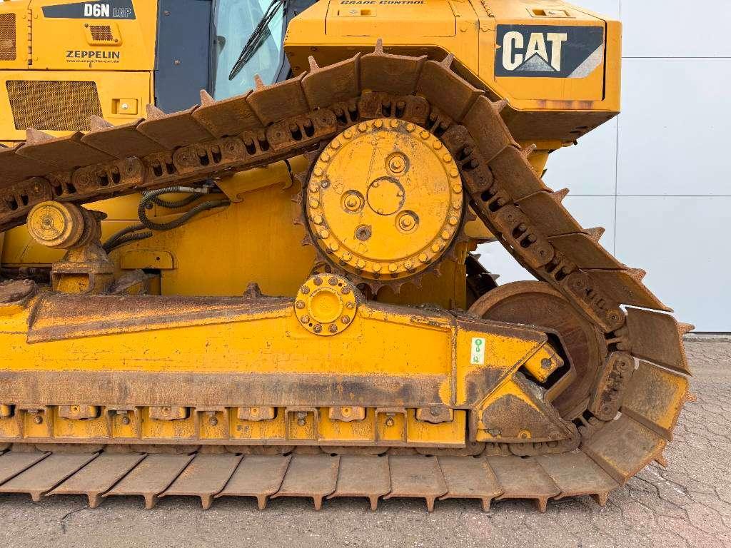 Caterpillar D6N LGP - German Machine / Folding Blade Photo 20