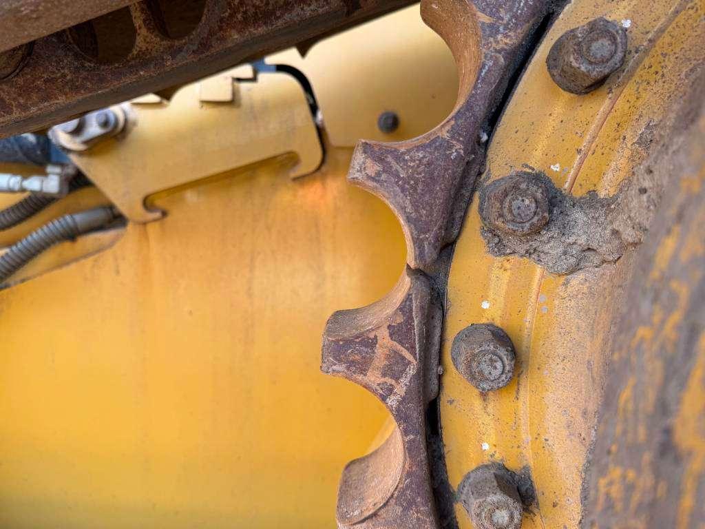 Caterpillar D6N LGP - German Machine / Folding Blade Photo 21