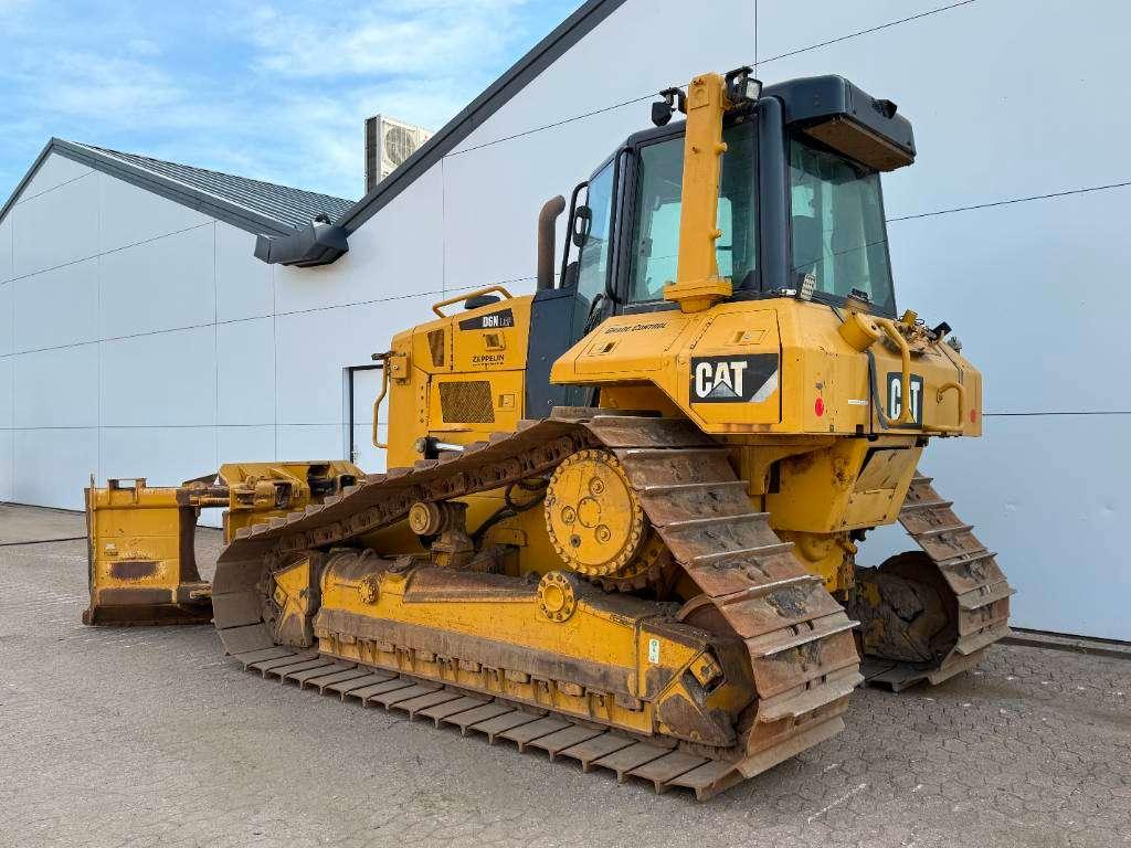 Caterpillar D6N LGP - German Machine / Folding Blade Photo 3
