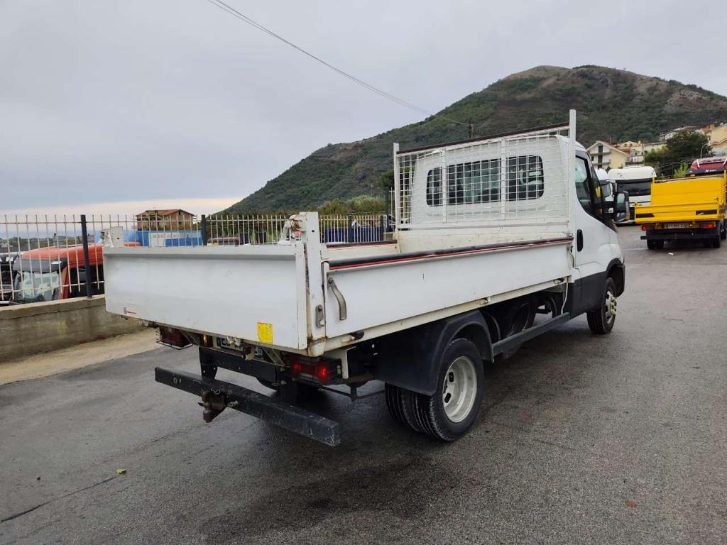 Iveco DAILY 35-140 Photo 2