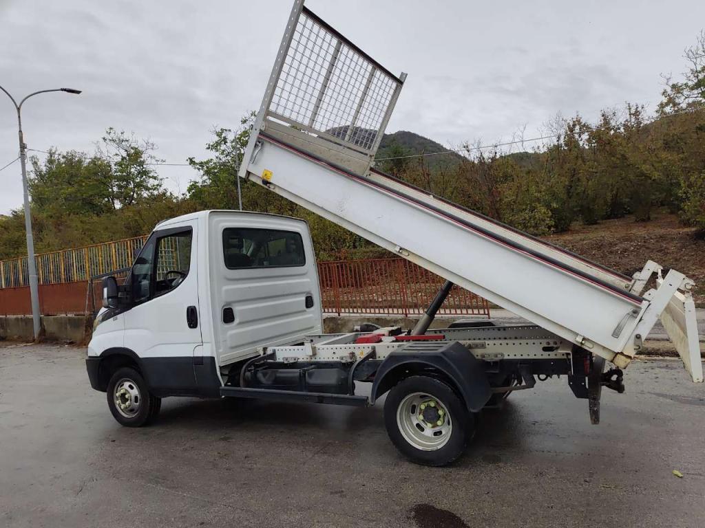 Iveco DAILY 35-140 Photo 23
