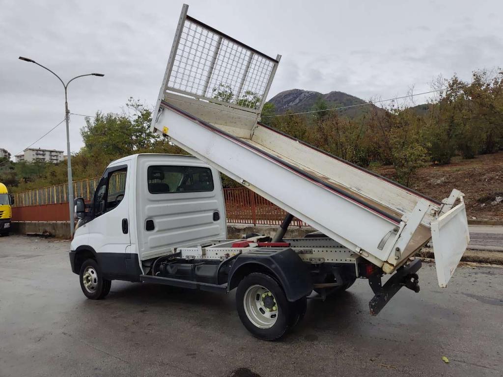 Iveco DAILY 35-140 Photo 24