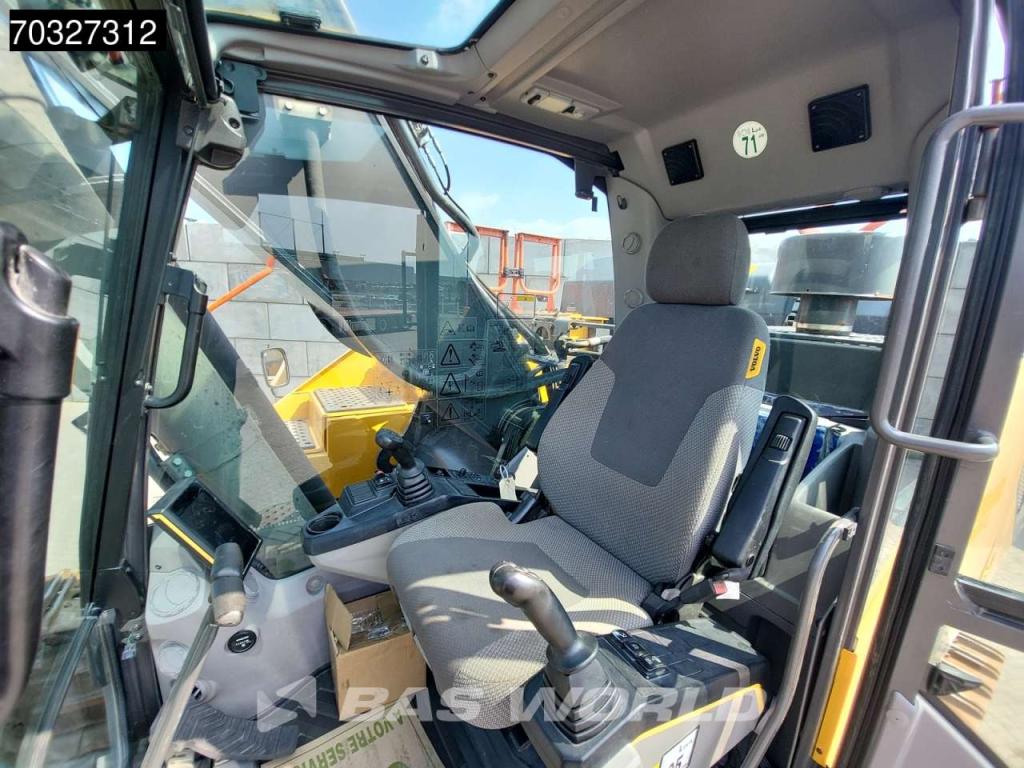 Volvo EC380 E L Photo 24