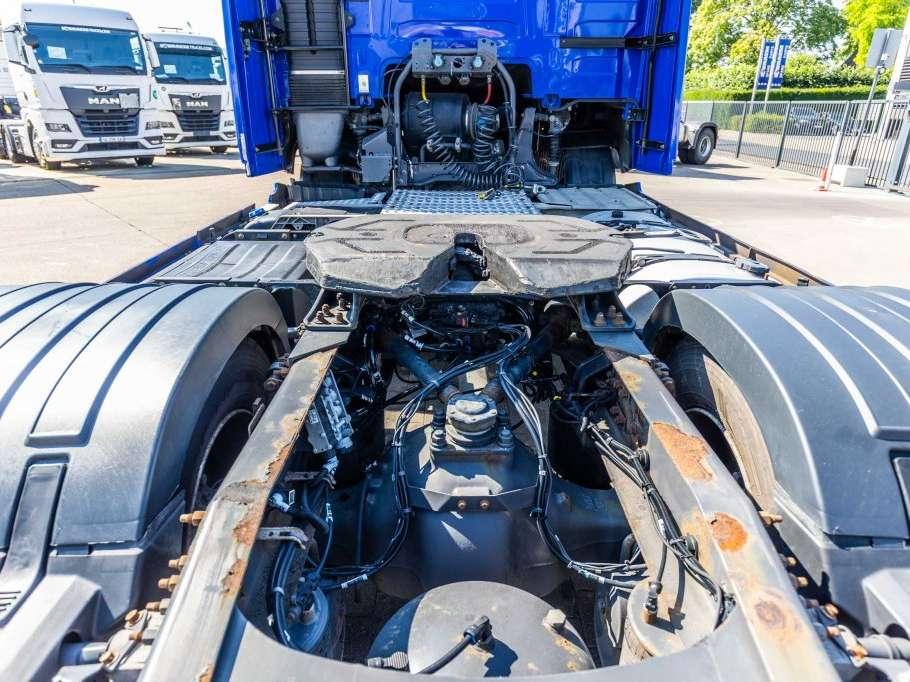 Volvo FH 420 Photo 9