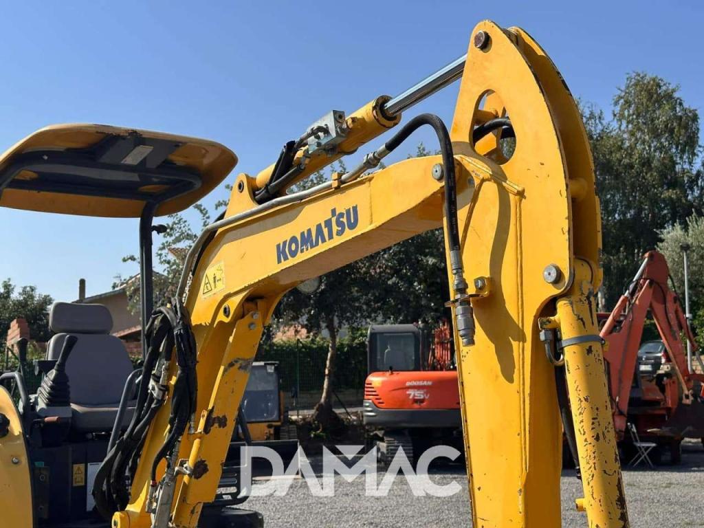 Komatsu PC26MR-3 Photo 17