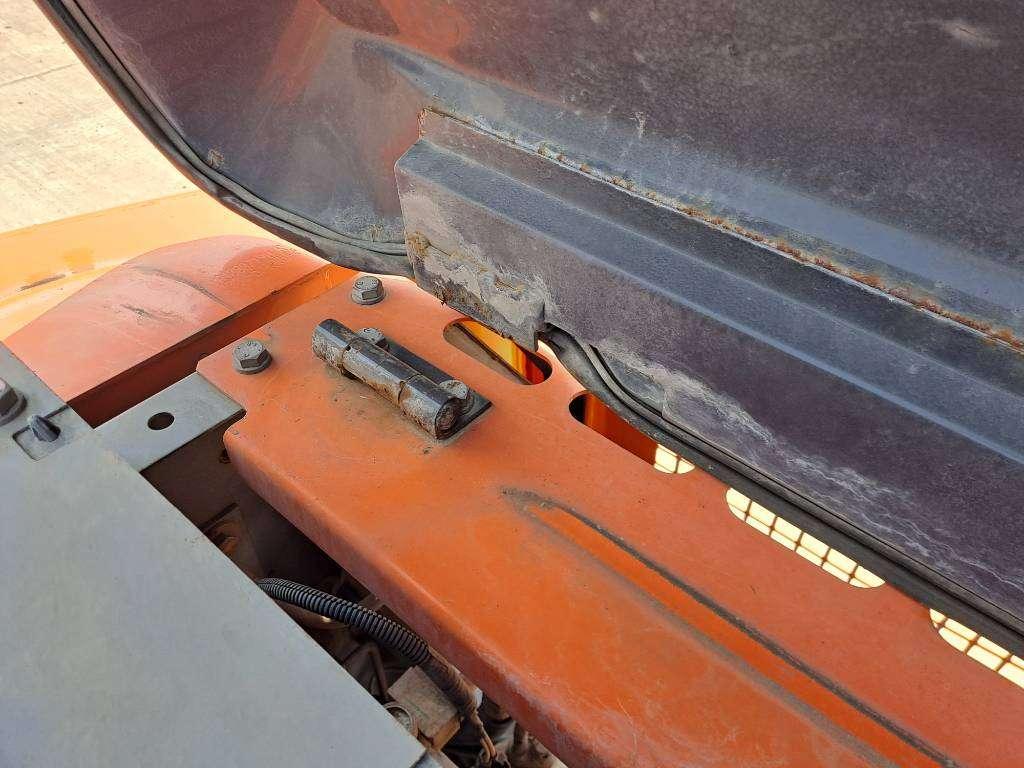 Hitachi ZX170W-5B Photo 25