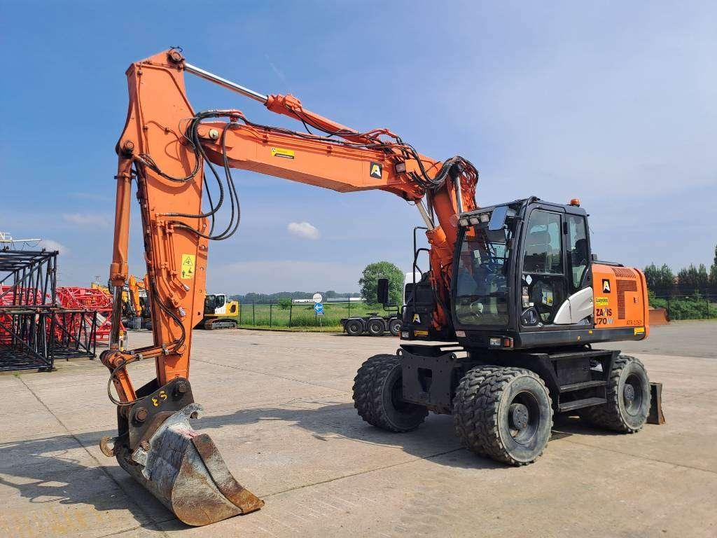 Hitachi ZX170W-5B Photo 7