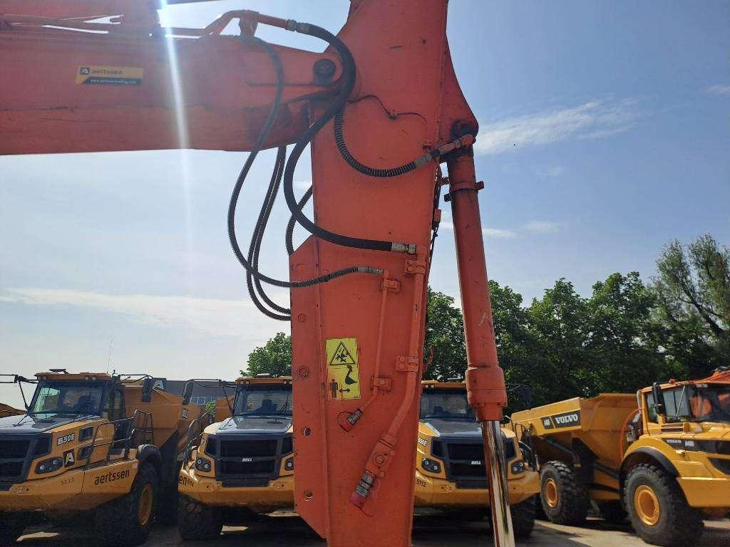 Hitachi ZX170W-5B Photo 9