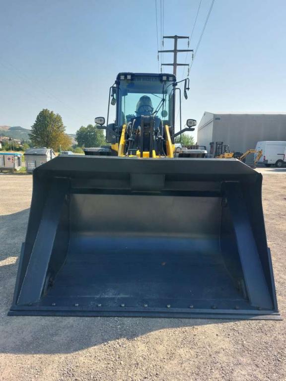 New Holland W170D Photo 6
