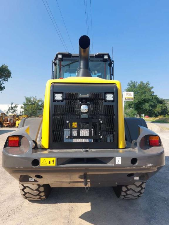 New Holland W170D Photo 7