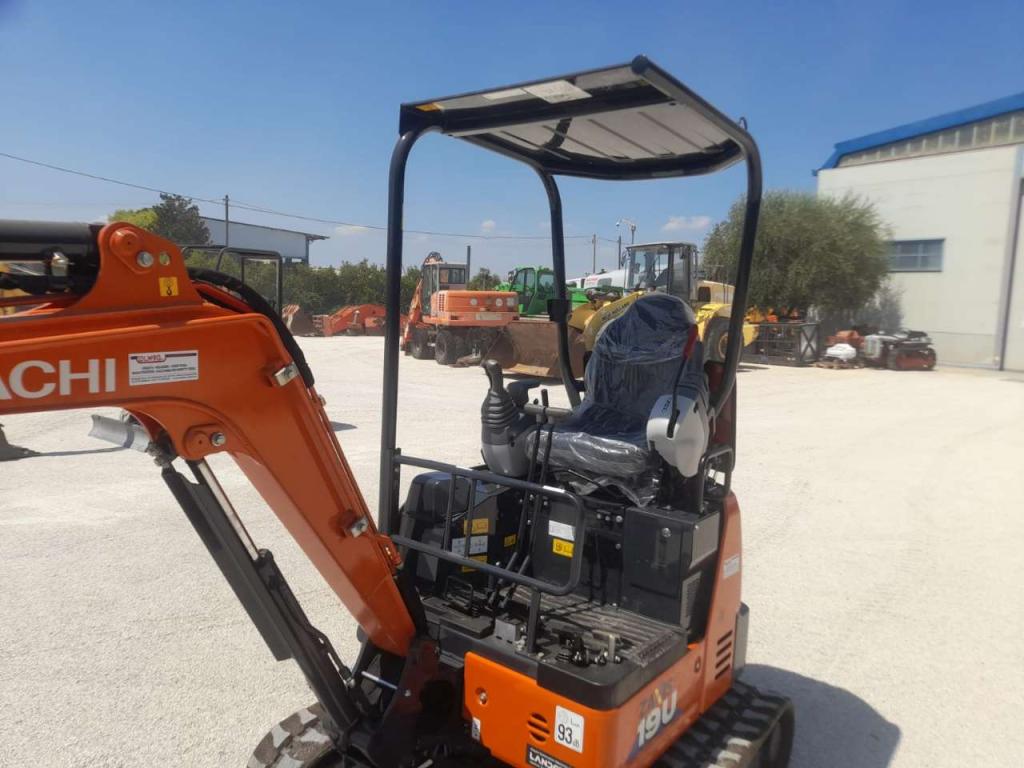 Hitachi ZX19U-6 YR Photo 14
