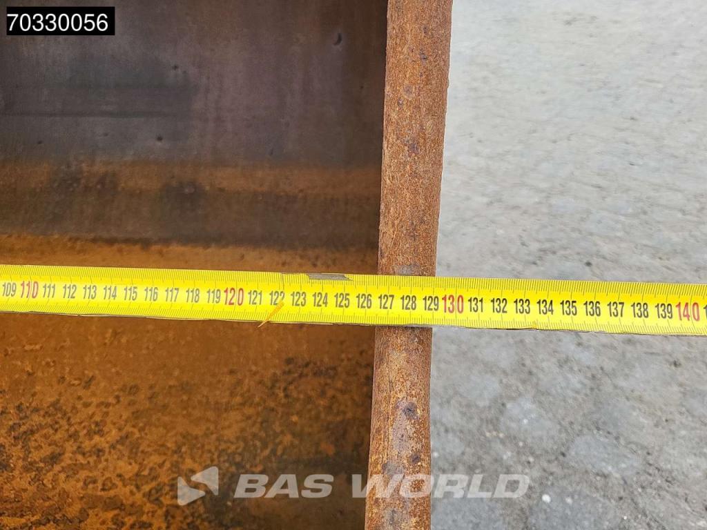 Volvo EW210 D Outrigers + Blade Photo 20