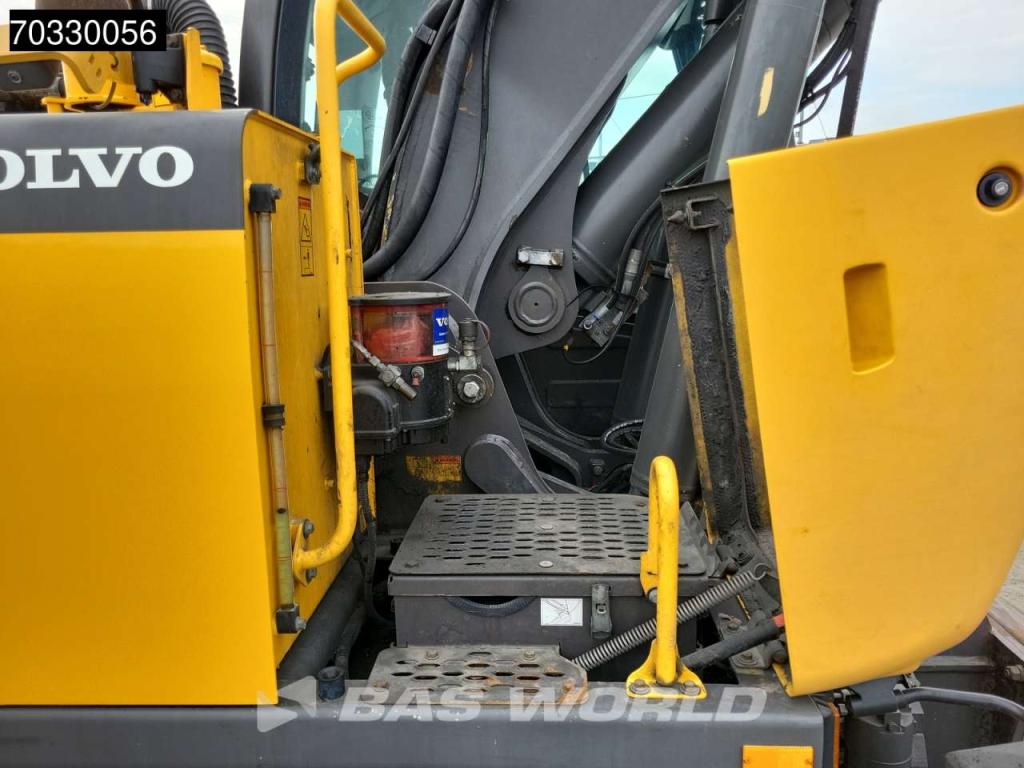 Volvo EW210 D Outrigers + Blade Photo 26